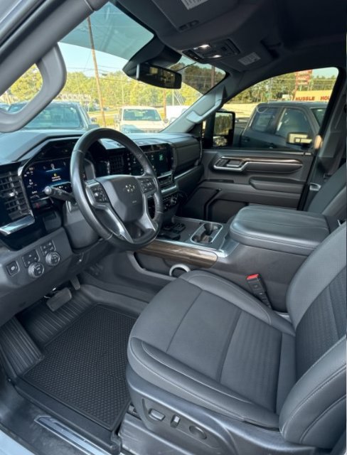 Certified 2023 Ford Explorer XLT w/ Equipment Group 202A AWD/4WD image 8