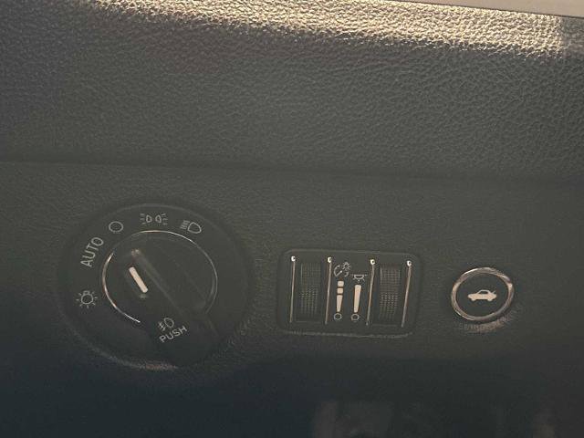 Used 2018 Chrysler 300 S w/ Safetytec Plus Group image 17