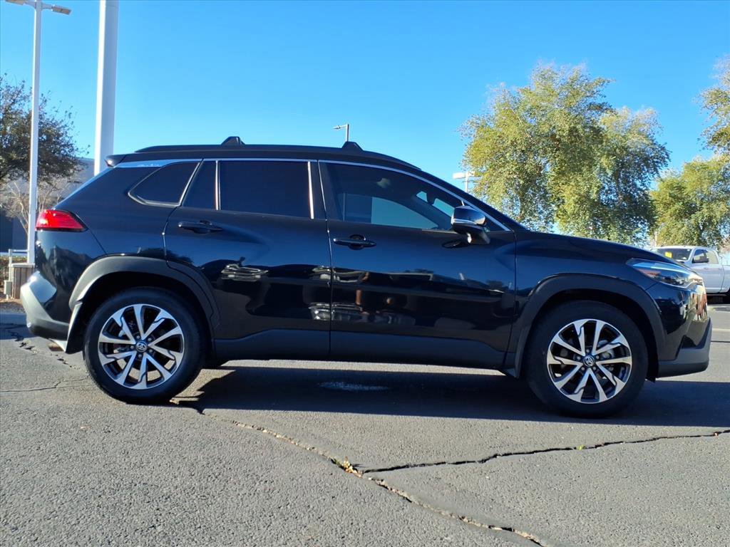Used 2023 Toyota Corolla Cross XLE image 2