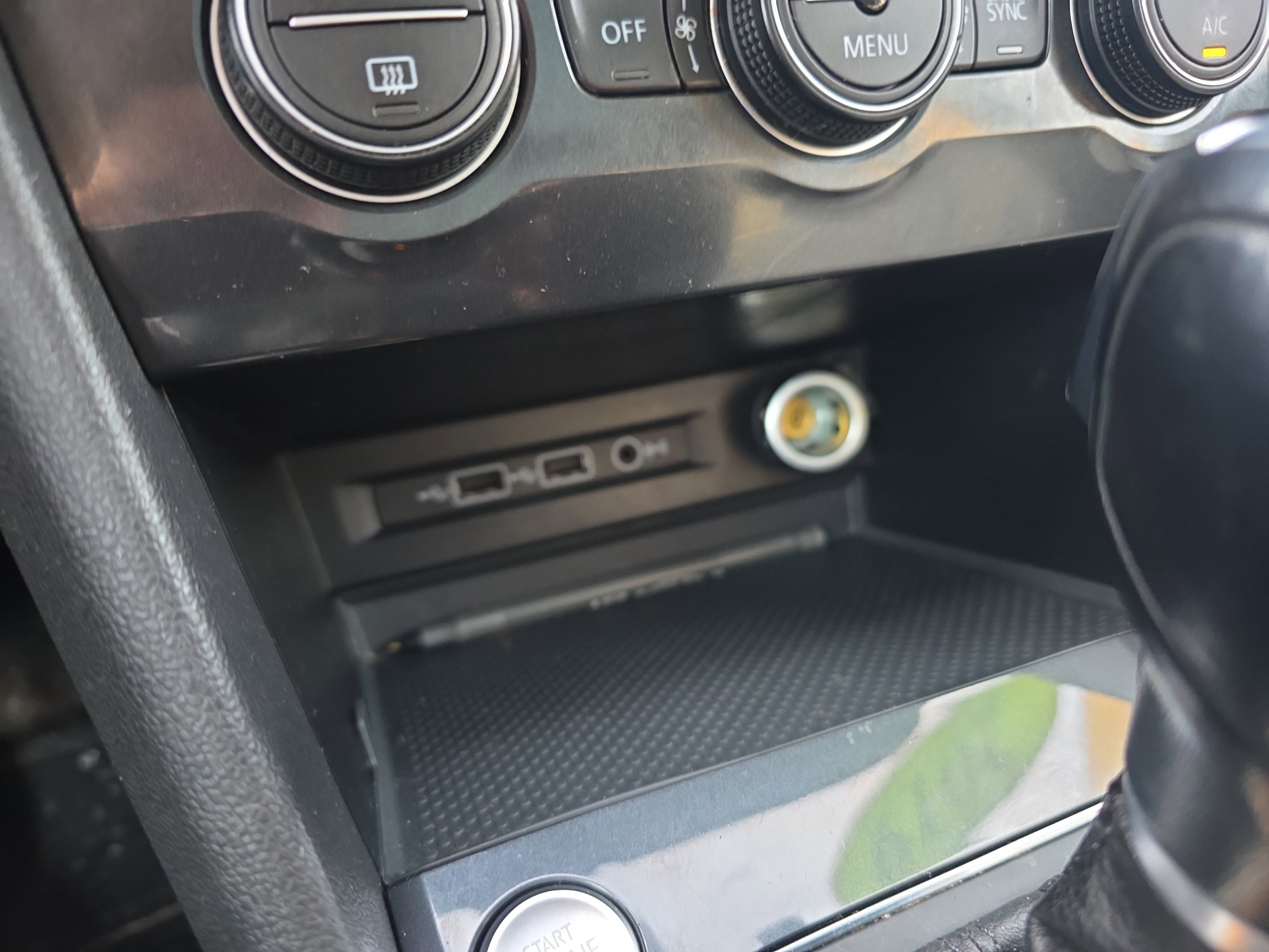 Used 2019 Volkswagen Tiguan SEL w/ 3rd Row Seat Package image 43