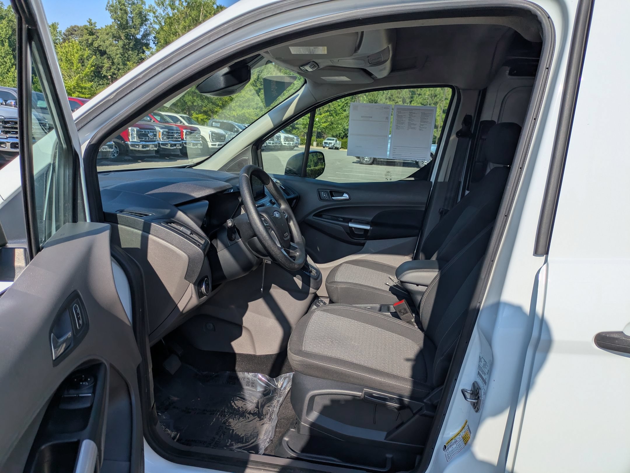 Certified 2023 Ford Transit Connect XLT FWD image 12