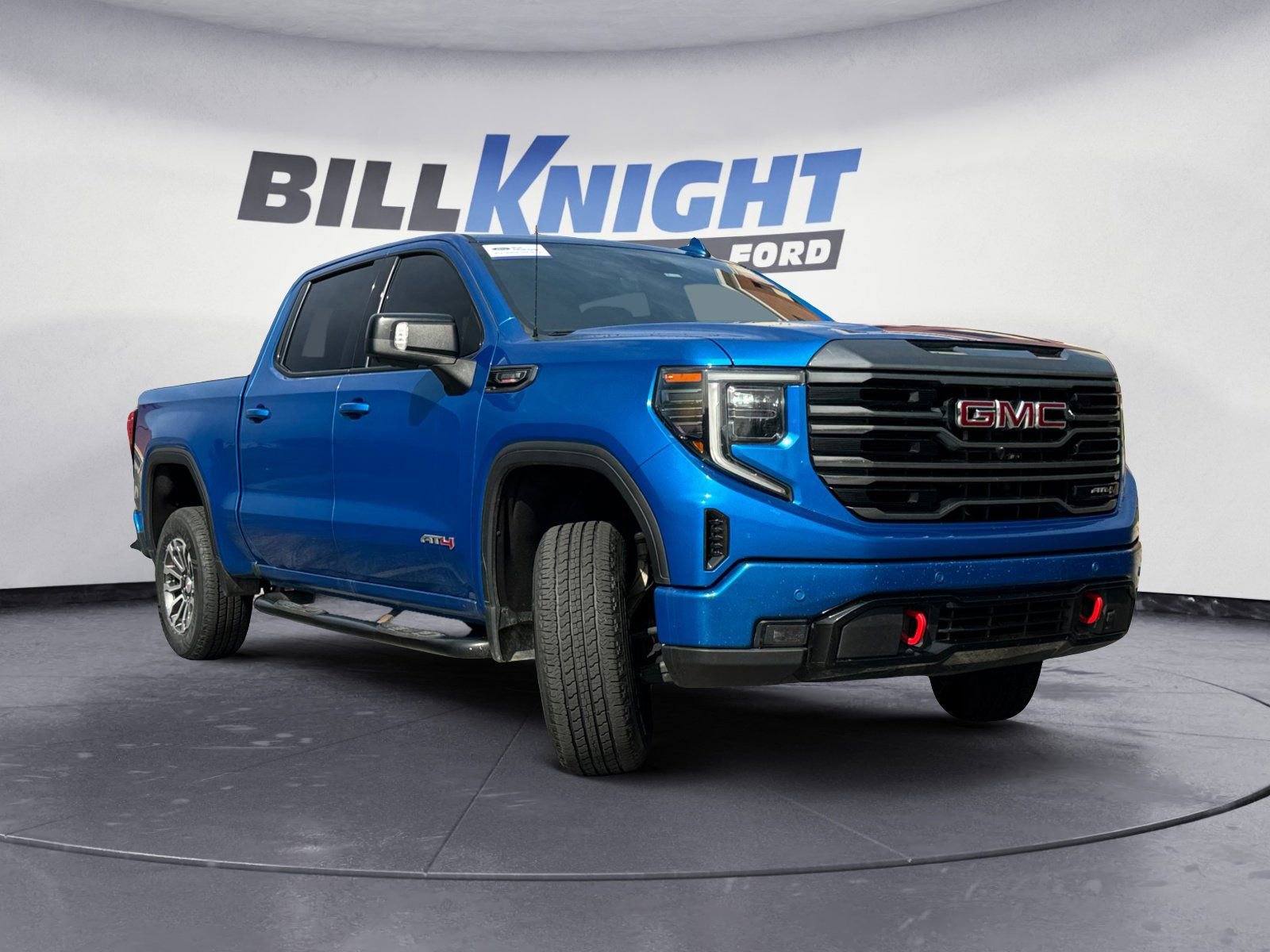 Used 2023 GMC Sierra 1500 AT4 w/ Technology Package AWD/4WD image 7