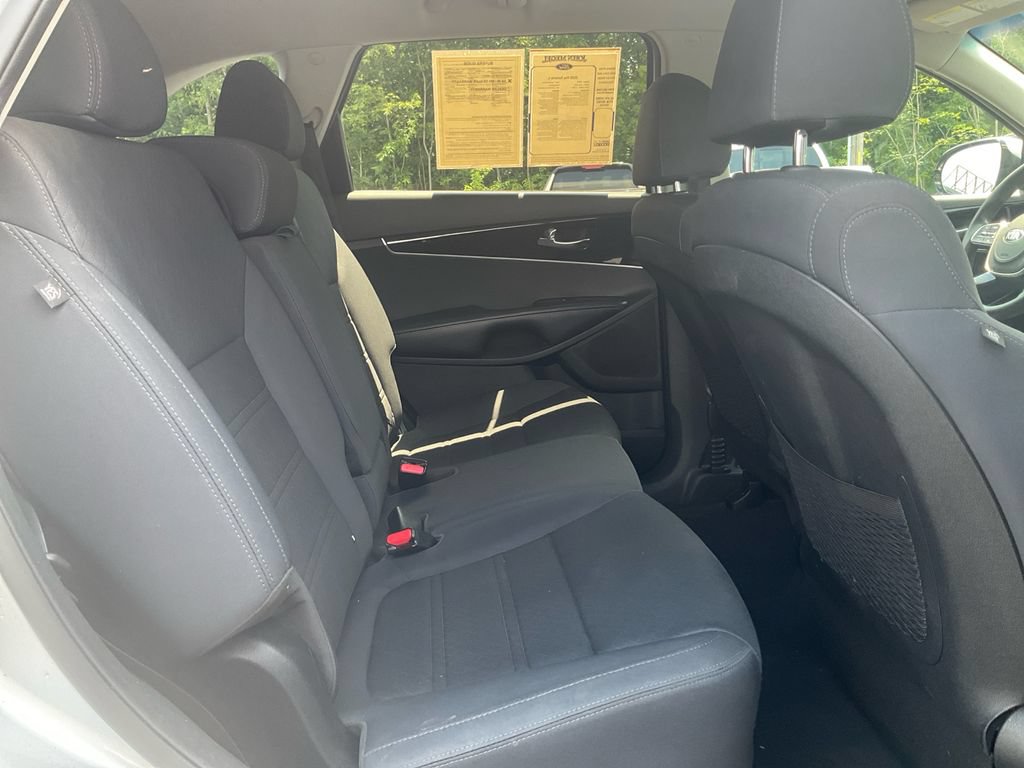 Used 2020 Kia Sorento LX FWD image 13
