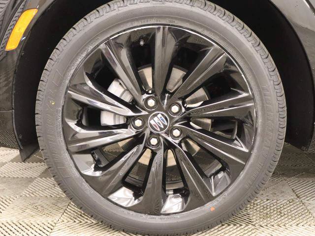 Used 2024 Buick Envista Sport Touring w/ Convenience I Package FWD image 13