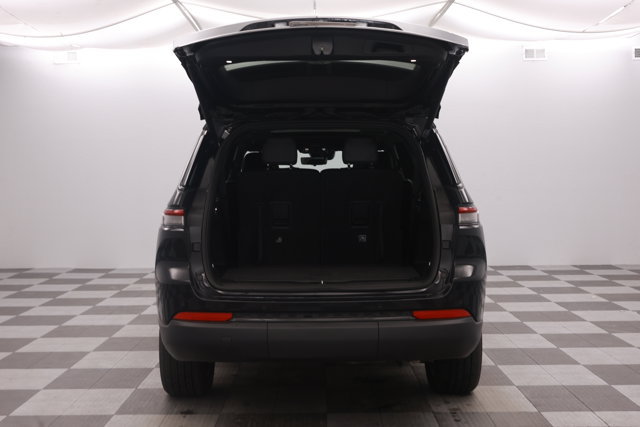 Used 2024 Jeep Grand Cherokee L Limited w/ Luxury Tech Group II AWD/4WD image 12
