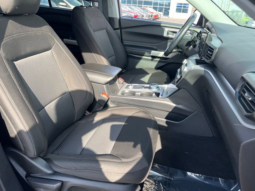 Certified 2022 Ford Explorer XLT w/ Class IV Trailer Tow Package image 10