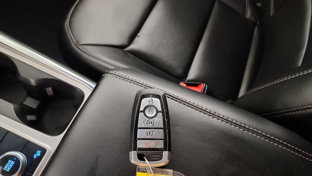 Certified 2024 Ford Explorer XLT w/ Equipment Group 202A AWD/4WD image 22
