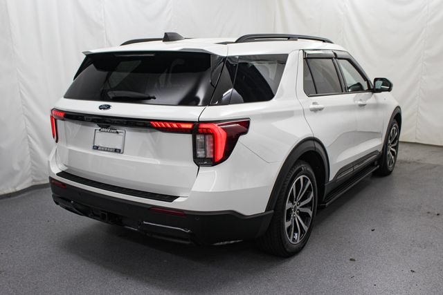Certified 2025 Ford Explorer ST-Line w/ Premium Package RWD image 7