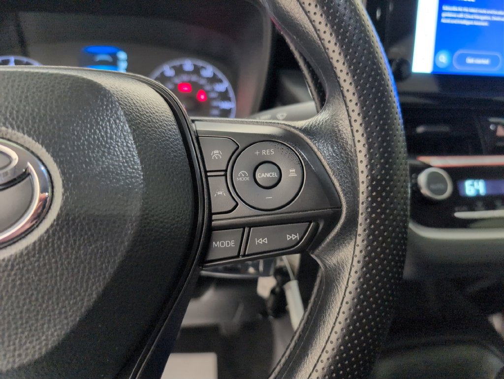 Used 2025 Toyota Corolla LE FWD image 36
