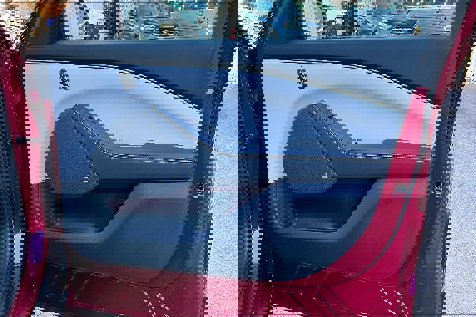 Certified 2025 Ford Mustang Mach-E Premium image 23