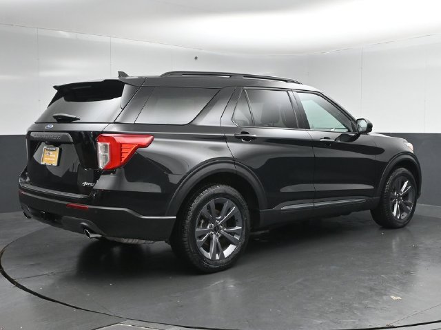 Certified 2024 Ford Explorer XLT w/ Equipment Group 202A AWD/4WD image 7