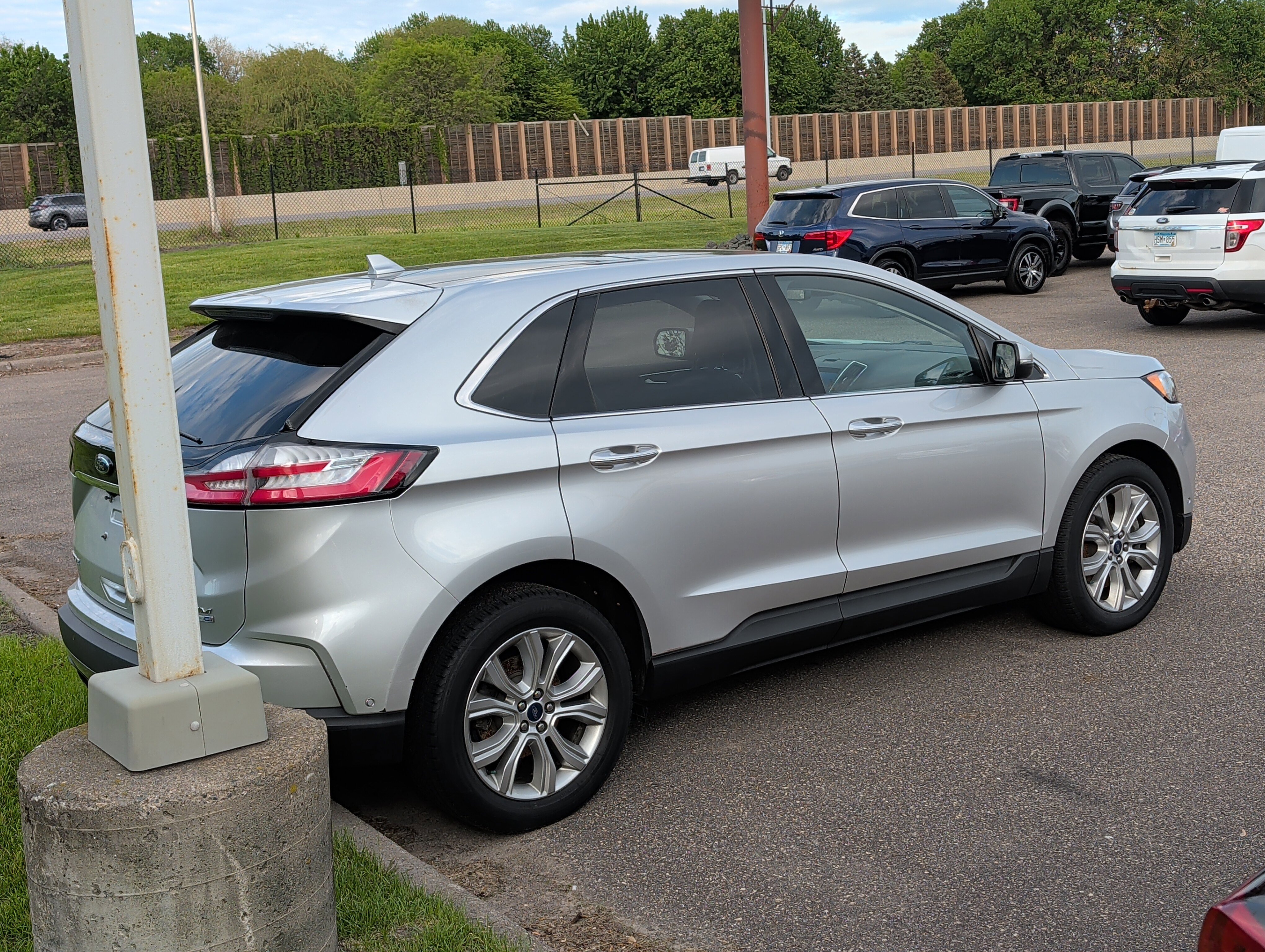 Certified 2019 Ford Edge Titanium w/ Equipment Group 301A AWD/4WD image 4