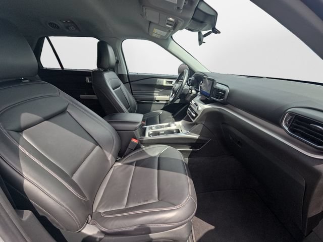 Certified 2023 Ford Explorer XLT w/ Equipment Group 202A AWD/4WD image 17