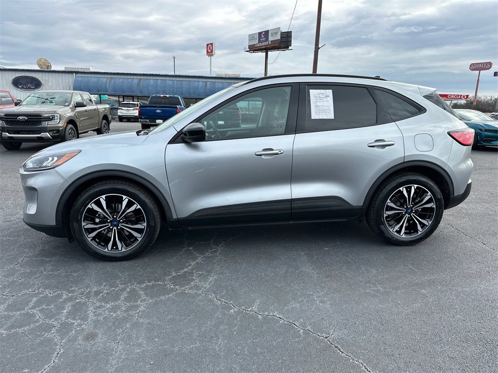 Certified 2022 Ford Escape SE w/ SE Sport Appearance Package image 4