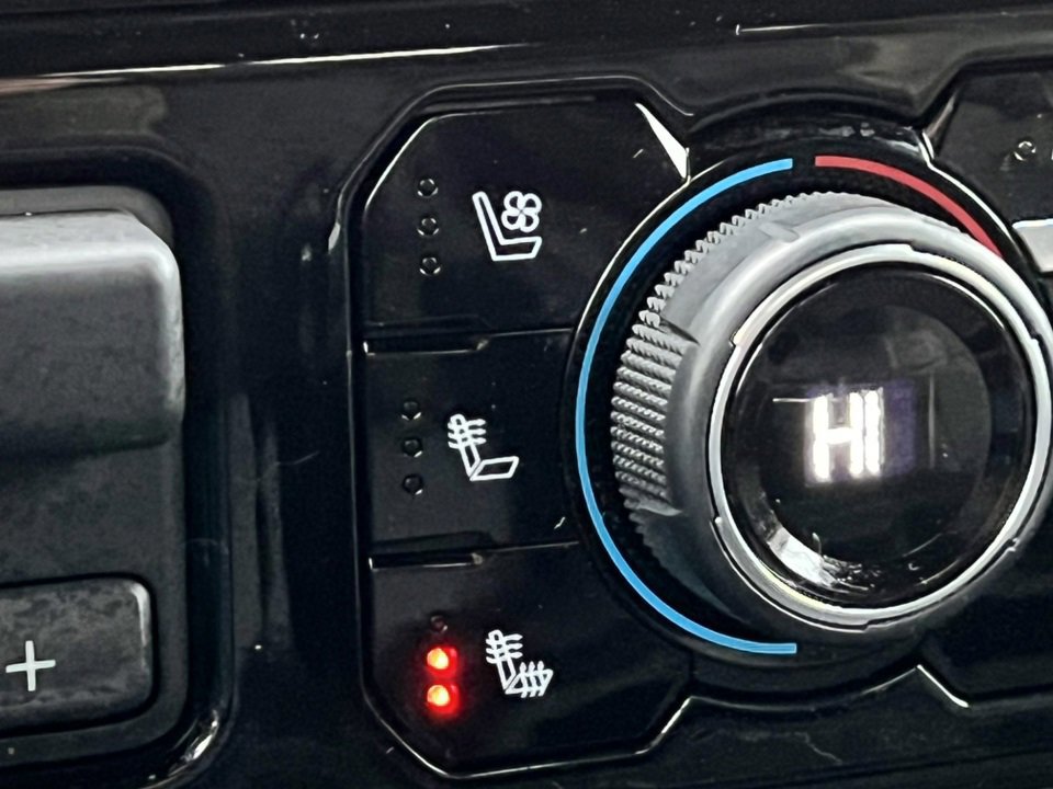 Used 2024 Chevrolet Silverado 2500 ZR2 w/ ZR2 Bison Edition image 38