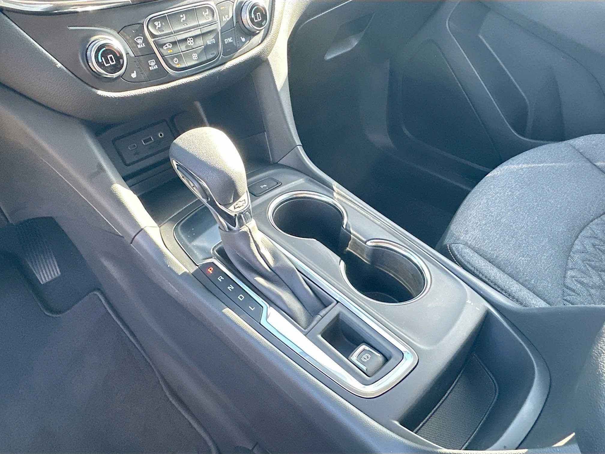 Used 2024 Chevrolet Equinox LT image 16