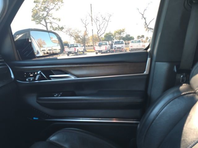 Used 2023 Jeep Grand Wagoneer Series II w/ Flexible Seating Group image 18