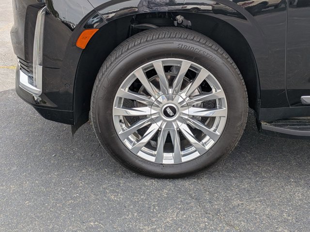 Used 2023 Cadillac Escalade ESV Premium Luxury image 11