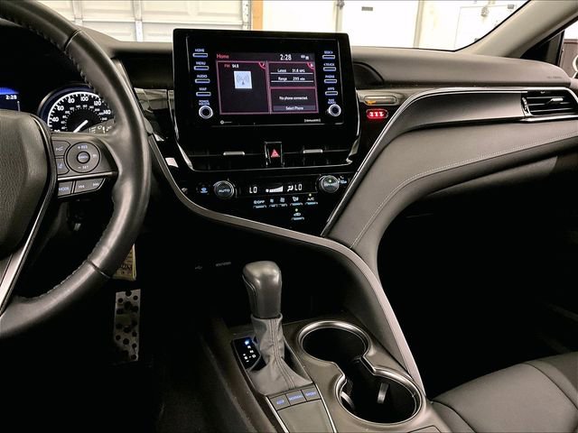 Used 2024 Toyota Camry SE w/ Cold Weather Package FWD image 6