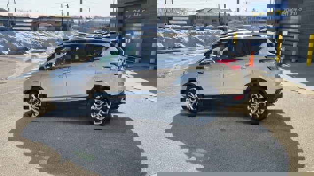 Certified 2017 Ford Escape SE w/ Equipment Group 201A image 7