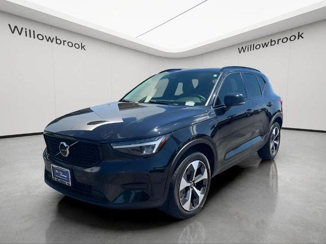 Used 2024 Volvo XC40 B5 Core AWD/4WD image 1