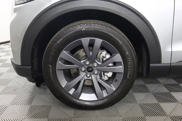 Certified 2025 Ford Explorer Active w/ Active Comfort Package image 19