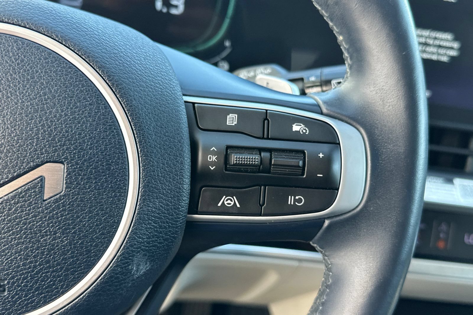 Used 2023 Kia Sportage EX AWD/4WD image 25