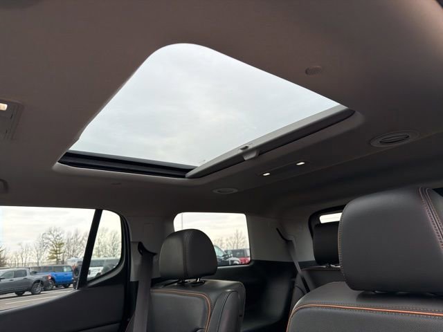 Used 2023 GMC Acadia AT4 w/ Technology Package image 23