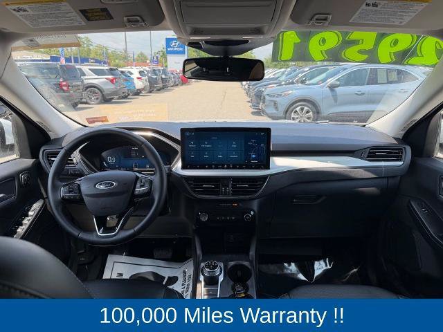Certified 2025 Ford Escape Platinum AWD/4WD image 5