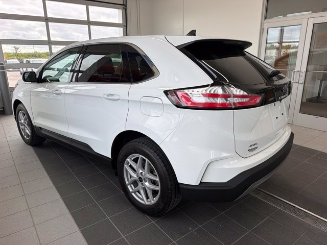 Certified 2023 Ford Edge SEL w/ Convenience Package AWD/4WD image 3