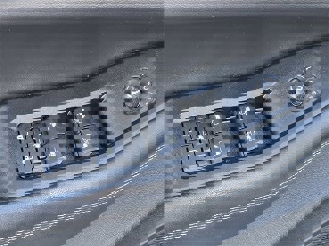 Used 2023 Jeep Grand Cherokee L Limited image 13