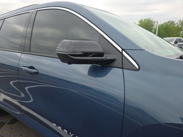 Used 2024 Chevrolet Traverse LT w/ LPO, Floor Liner Package FWD image 5