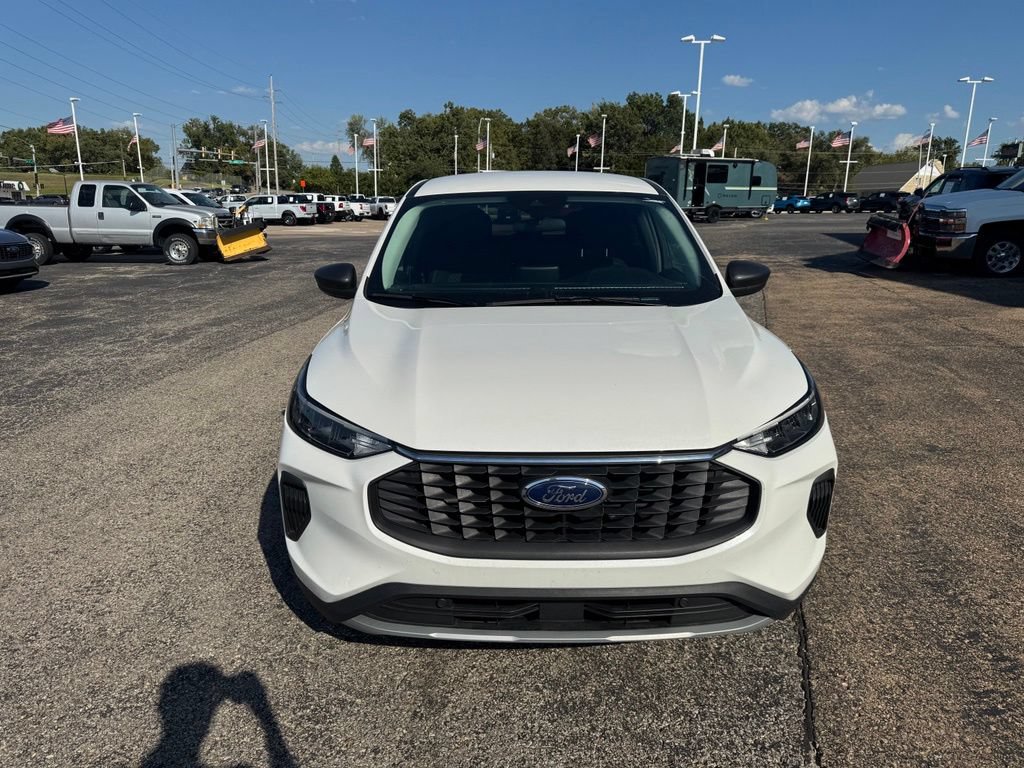Certified 2023 Ford Escape Active w/ Cold Weather Package FWD image 2