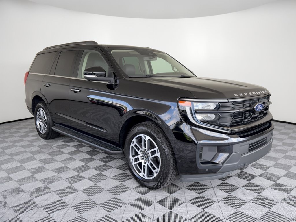 Certified 2025 Ford Expedition Active AWD/4WD image 7