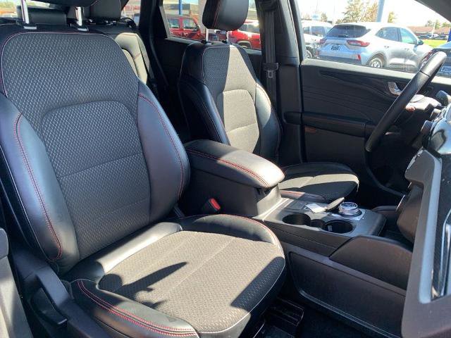 Certified 2025 Ford Escape ST-Line AWD/4WD image 16