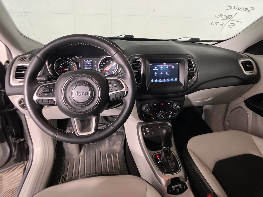 Used 2019 Jeep Compass Latitude image 12