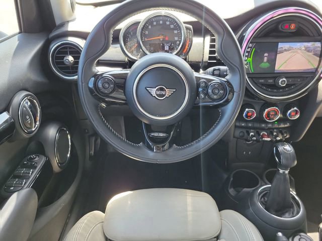 Used 2019 MINI Cooper 4-Door Hardtop w/ Signature Upholstery Package image 12