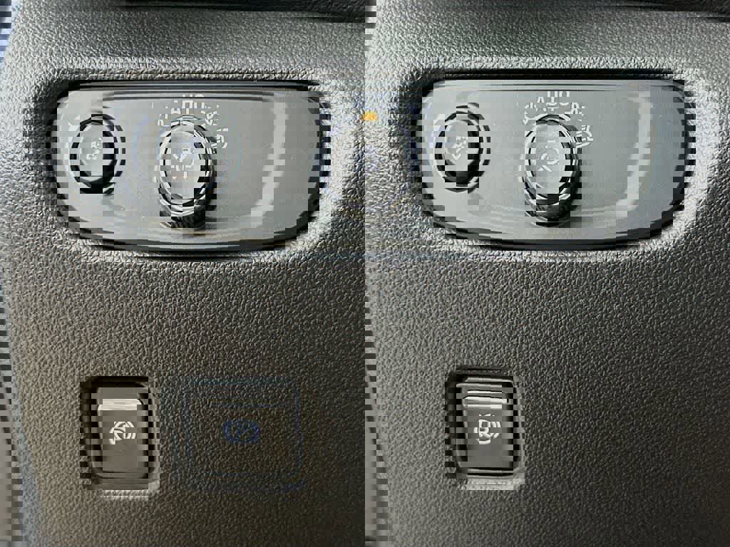 Used 2023 Chevrolet Blazer RS w/ Enhanced Convenience Package image 27