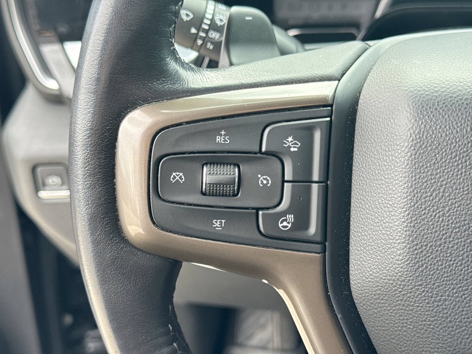 Used 2022 Chevrolet Silverado 1500 High Country w/ Technology Package AWD/4WD image 28