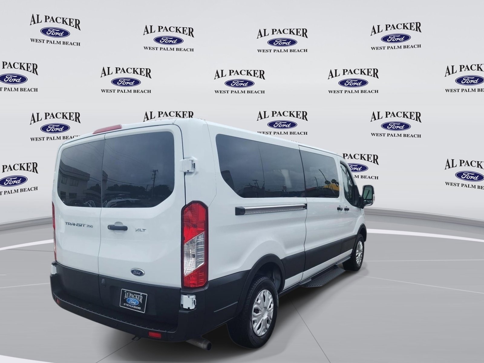 Certified 2023 Ford Transit 350 XLT RWD image 5