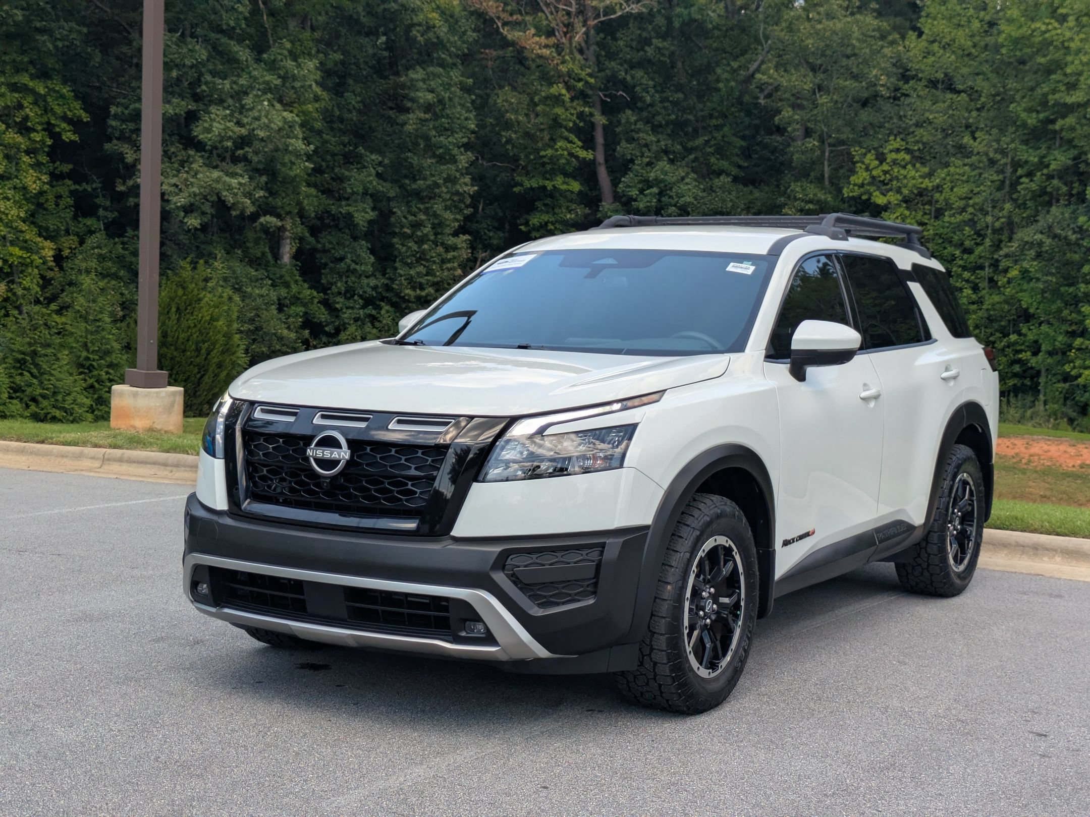 Used 2025 Nissan Pathfinder Rock Creek AWD/4WD image 6