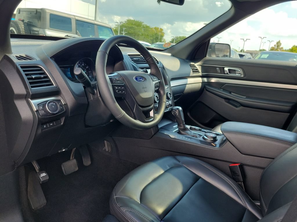 Certified 2019 Ford Explorer XLT w/ Equipment Group 202A AWD/4WD image 21