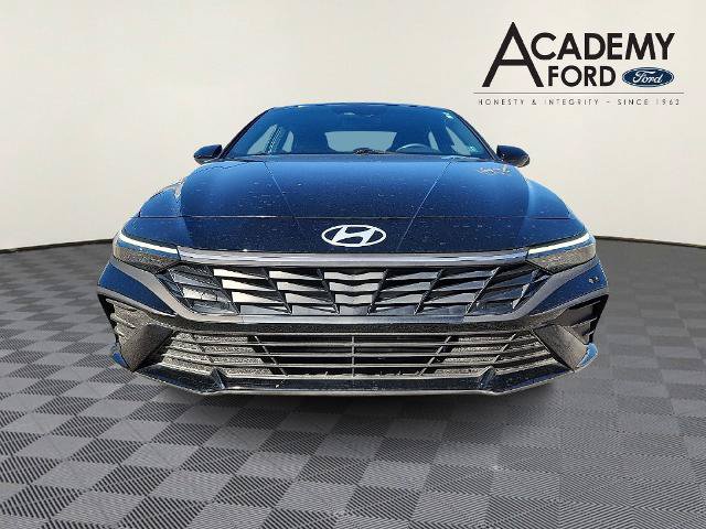 Used 2025 Hyundai Elantra Sport FWD image 2
