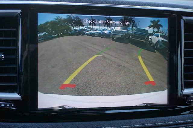 Used 2023 Chrysler Pacifica Touring-L w/ S Appearance Package image 12