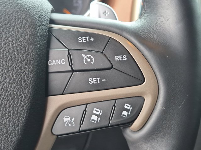 Used 2017 Jeep Grand Cherokee Summit AWD/4WD image 19
