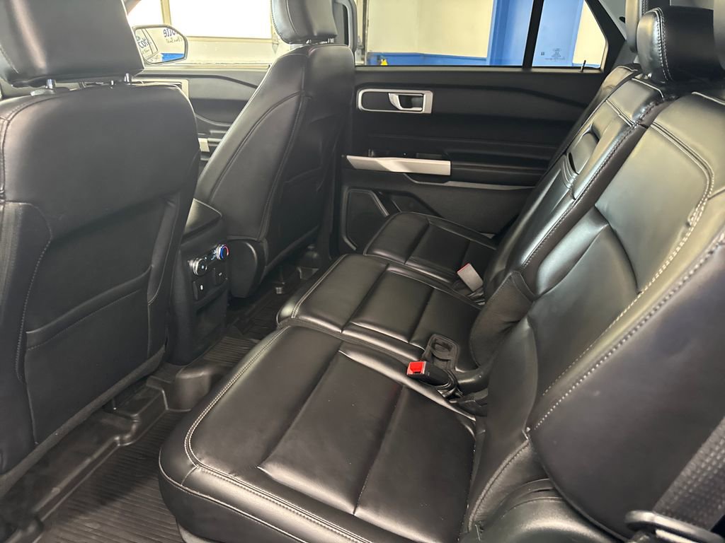 Certified 2021 Ford Explorer XLT w/ Equipment Group 202A AWD/4WD image 26