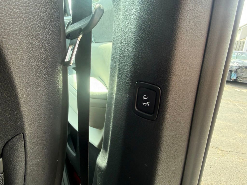 Used 2024 Kia Carnival LX FWD image 55