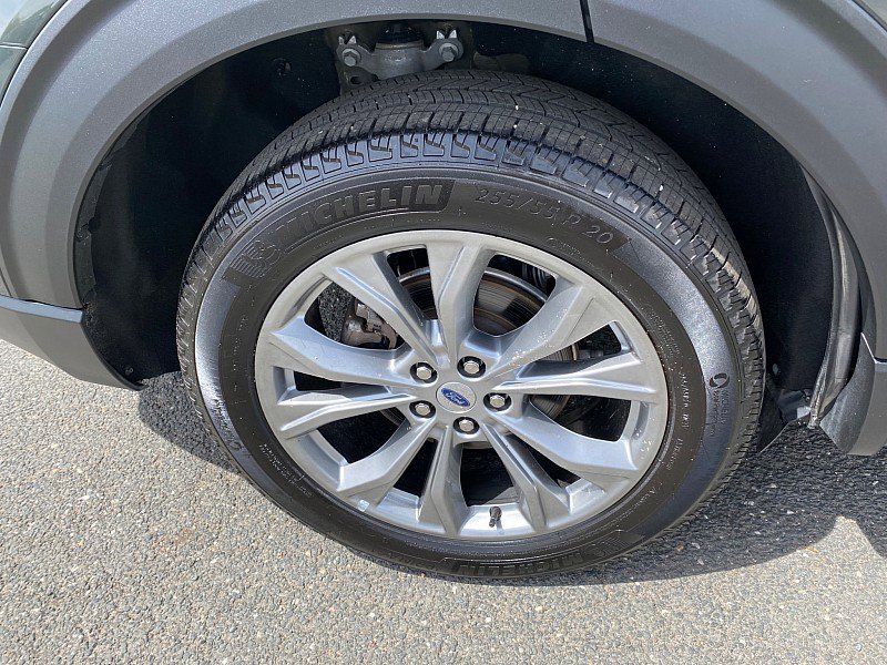 Certified 2023 Ford Explorer Limited w/ Limited Technology Package AWD/4WD image 16