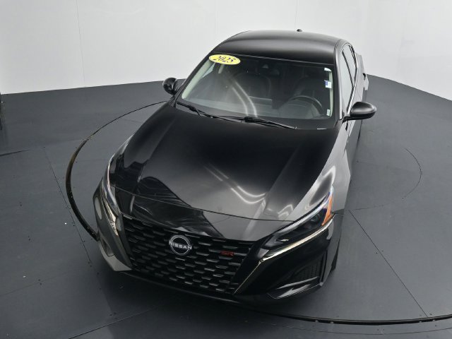 Used 2025 Nissan Altima 2.5 SR FWD image 32