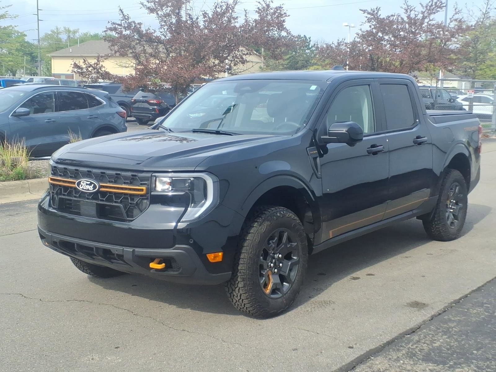 Certified 2025 Ford Maverick Tremor AWD/4WD image 3